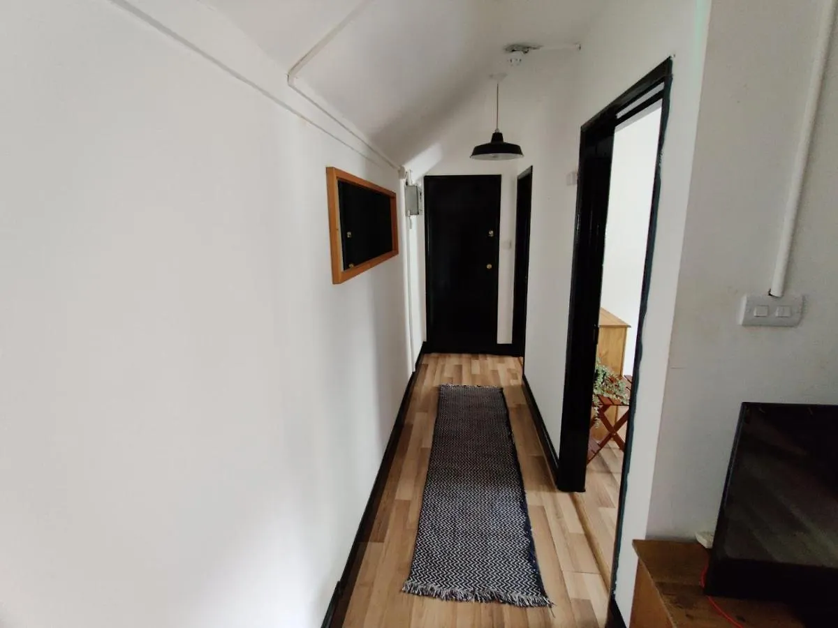 Unique Antique 2Br@Hackney Canal Apartment London