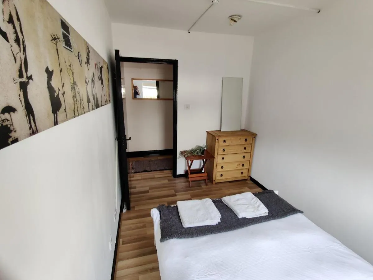 Unique Antique 2Br@Hackney Canal Apartment London United Kingdom
